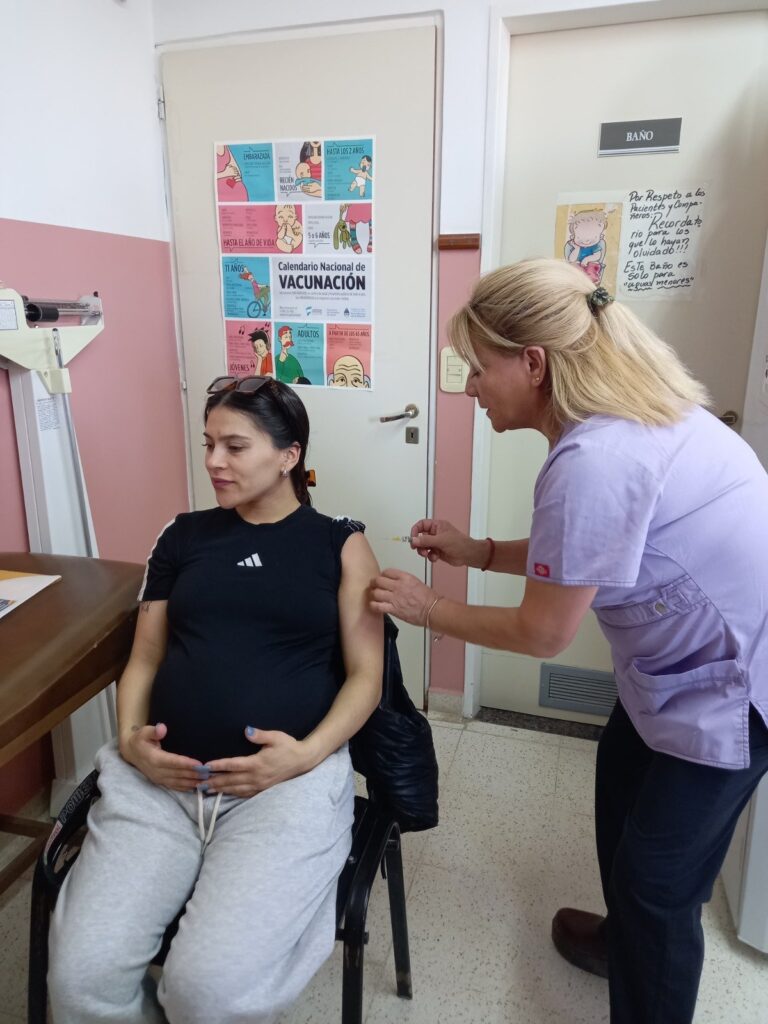Vacunación de embarazada en Chubut contra Virus Sincicial Respiratorio
