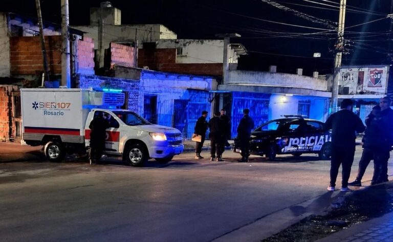 Efectivos de seguridad en la zona del operativo en Rosario