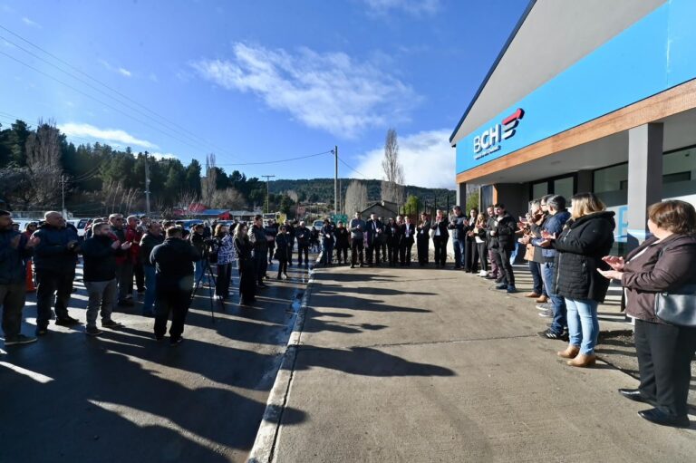 Inauguración de la nueva sucursal del Banco del Chubut en Corcovado