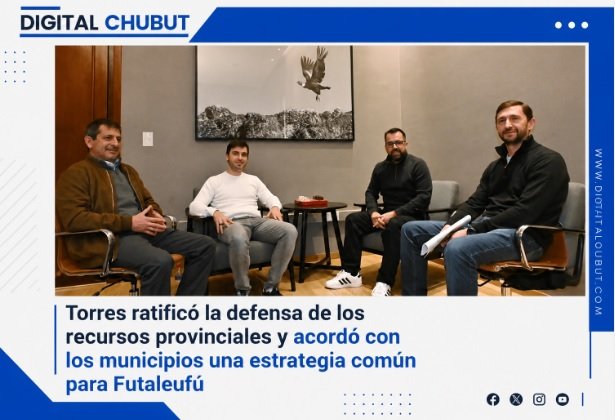 Reunión del gobernador Ignacio Torres con intendentes en la Sala de Situación de la Casa de Gobierno de Chubut