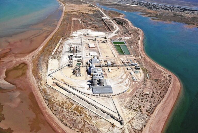 Trabajador lesionado en columna en fábrica de Chubut