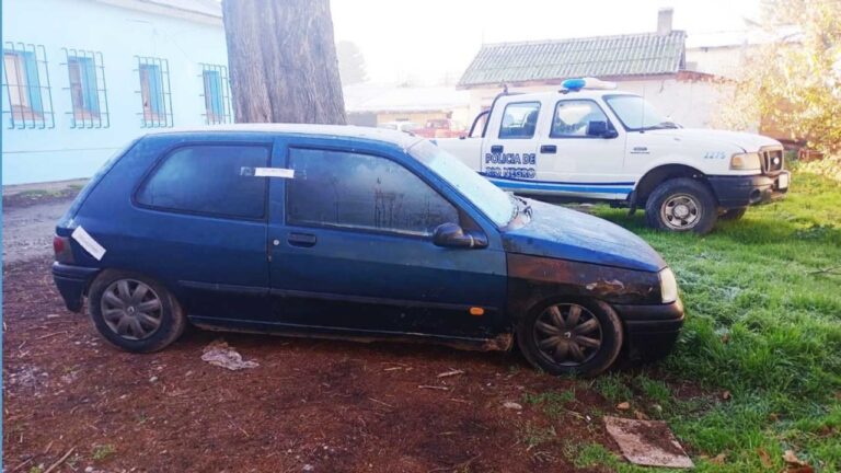 Auto robado hallado en Río Negro después de 15 años