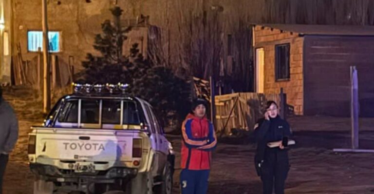 Intersección de avenida Juan Esteban y calle Rosa Fuentes en El Calafate, lugar del accidente