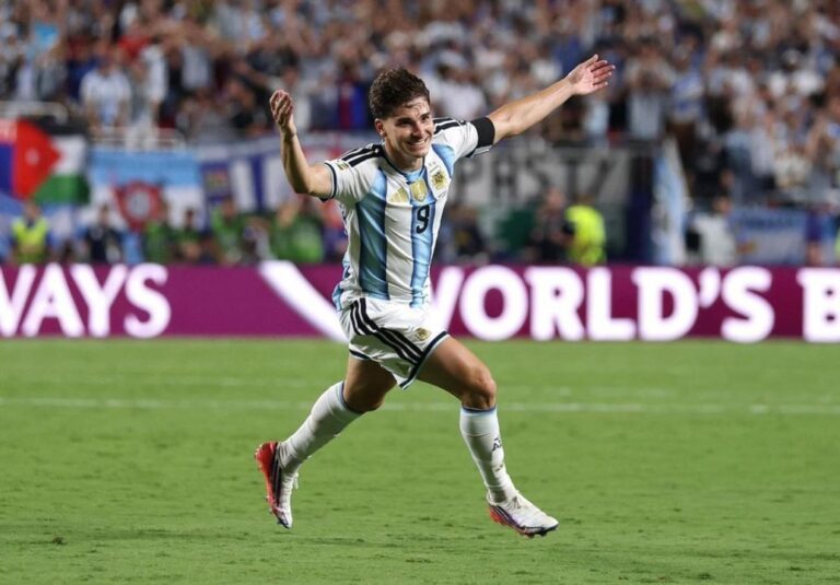 Jugadores de Argentina celebran un gol durante el partido contra Suiza en el Mundial 2026