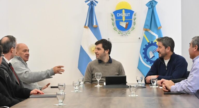 Reunión de trabajo del gobernador Torres con intendentes de Trelew, Gastre y Gaiman