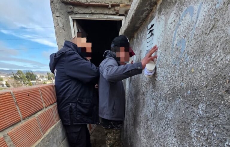 Policía del Chubut en la vivienda de la calle Islas Malvinas Sur al 500 en Comodoro Rivadavia