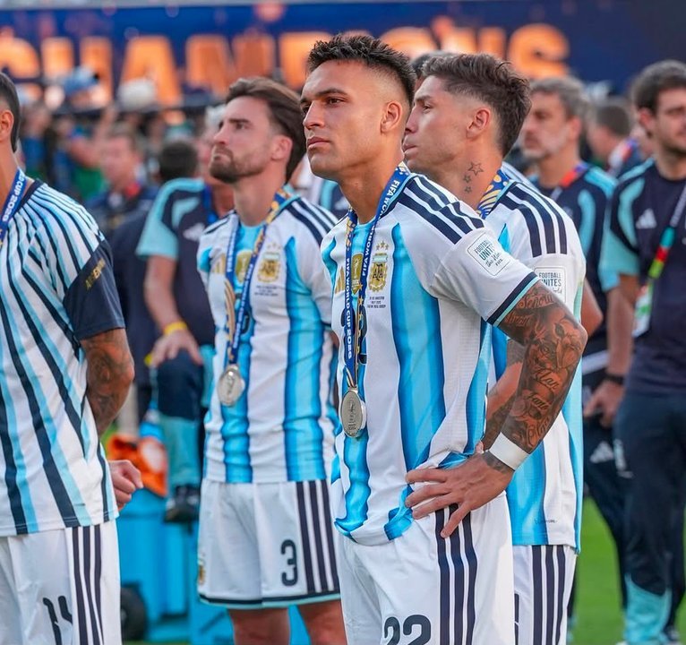Lautaro Martínez con la camiseta de la Selección argentina