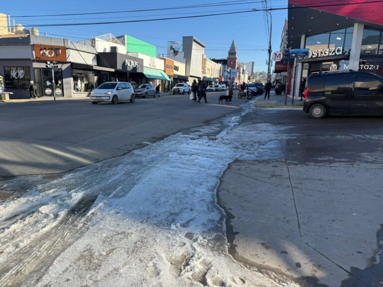 Vista de Comodoro Rivadavia en un día nublado y helado