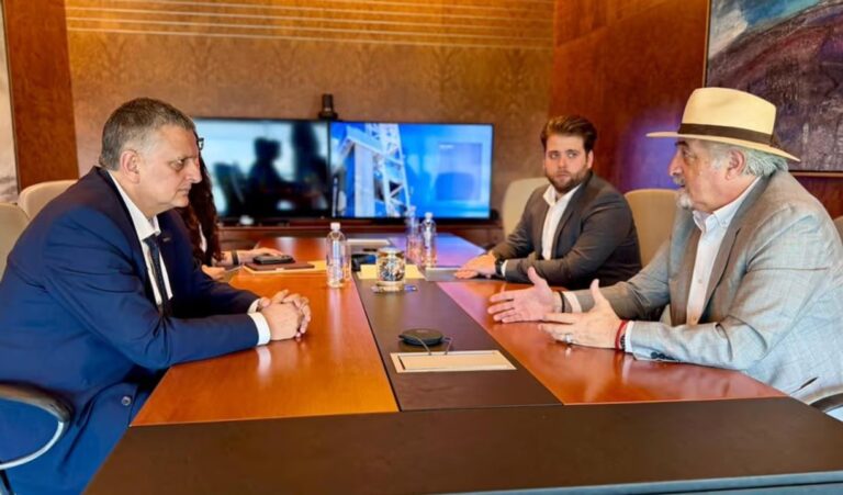Othar Macharashvili en rueda de prensa