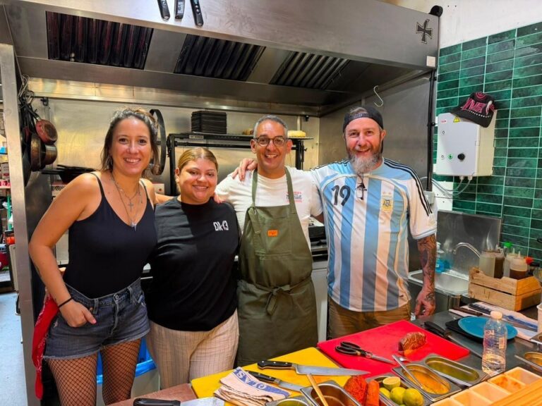 Fernando Larroudé en su parrilla de Londres