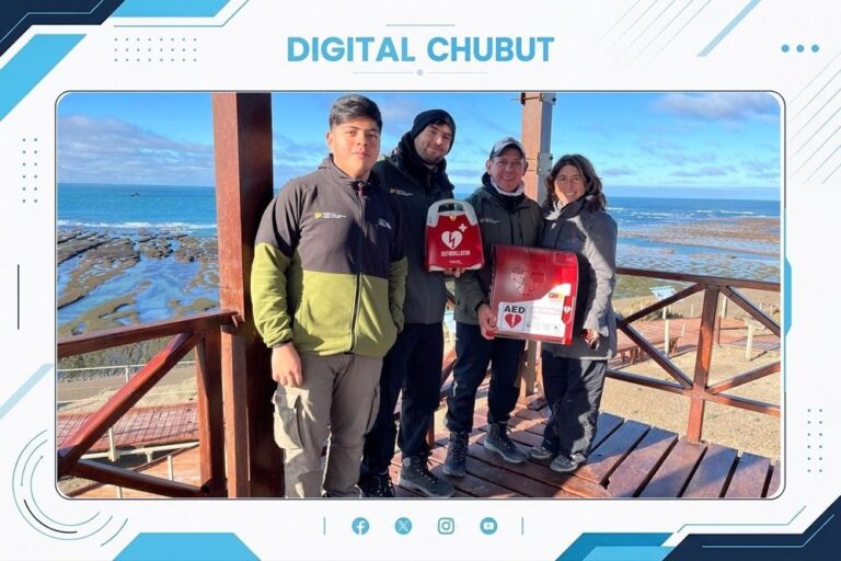 Desfibrilador externo automático instalado en un puesto de control del Área Natural Protegida Península Valdés