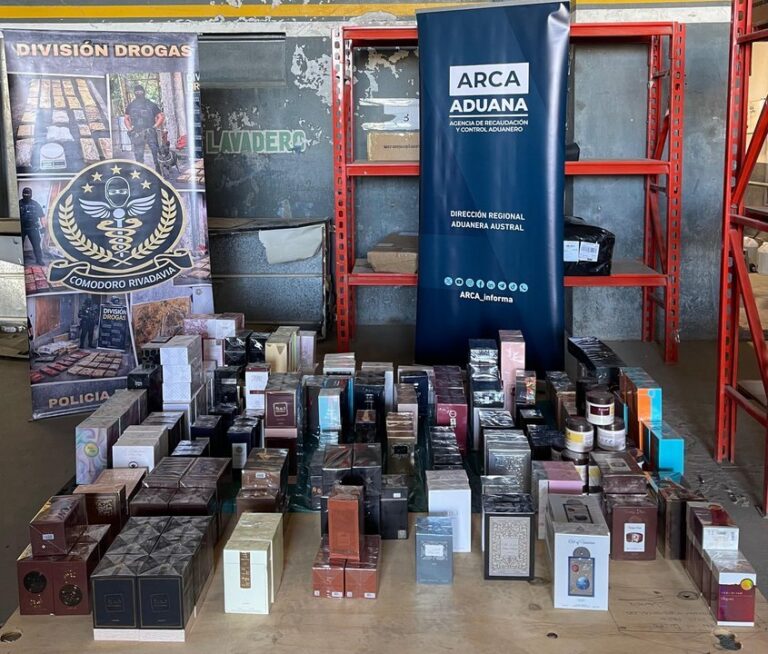 Perfumes secuestrados en operativo aduanero en Comodoro Rivadavia