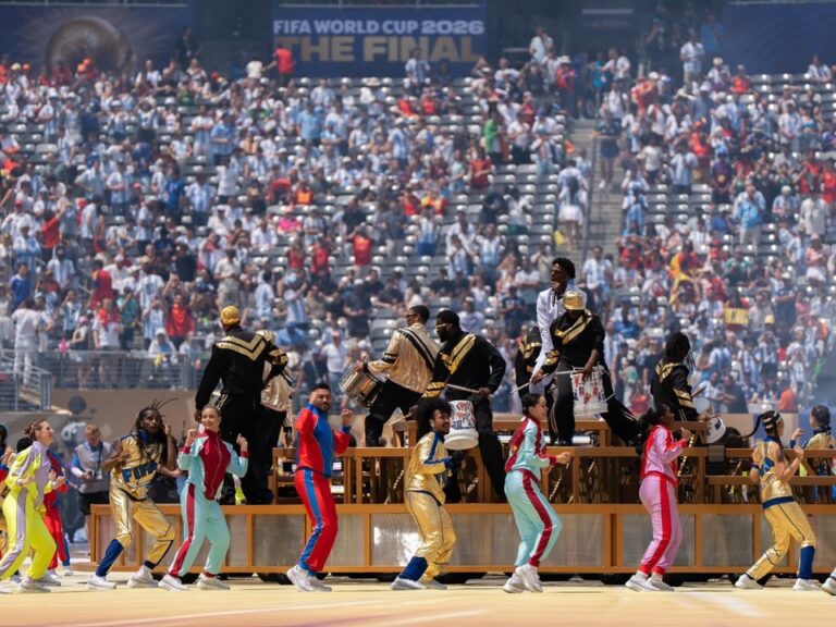Ceremonia de clausura del Mundial 2026 en el MetLife Stadium con Post Malone en el escenario