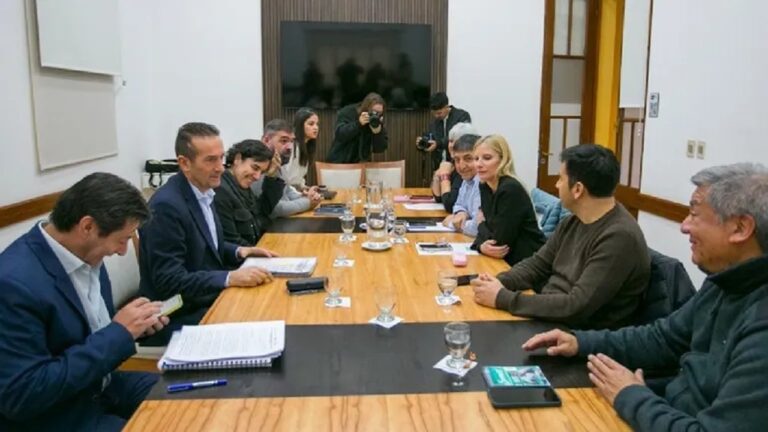 Reunión paritaria entre ATE y el Gobierno de Neuquén