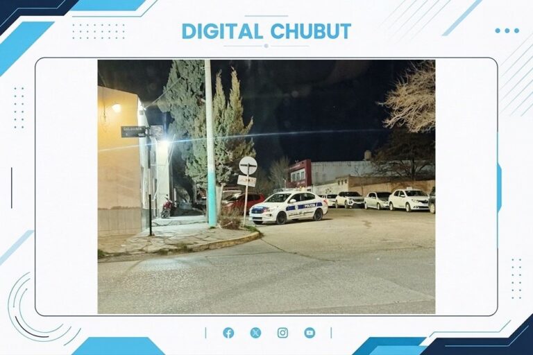 Policía del Chubut trabajando en la escena del incidente en Trelew