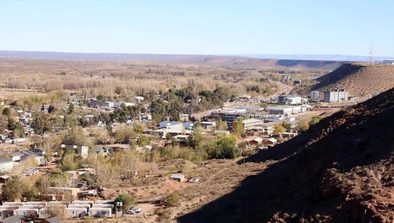Mapa de la provincia de Neuquén con la localización de Añelo y la cuenca de Vaca Muerta