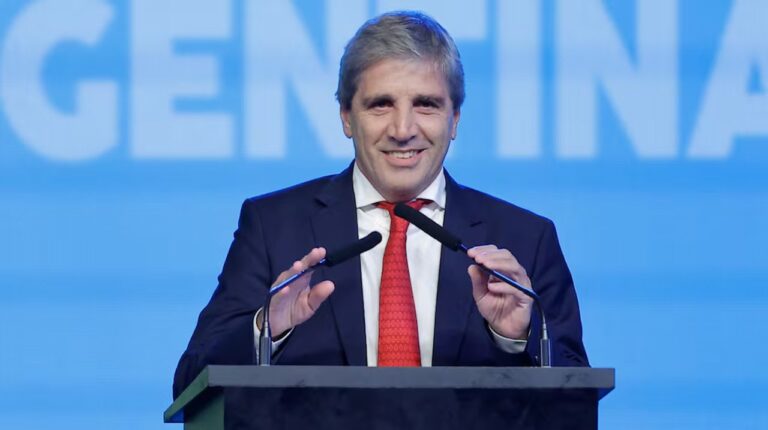 Luis Caputo, ministro de Economía, en la cumbre del G20