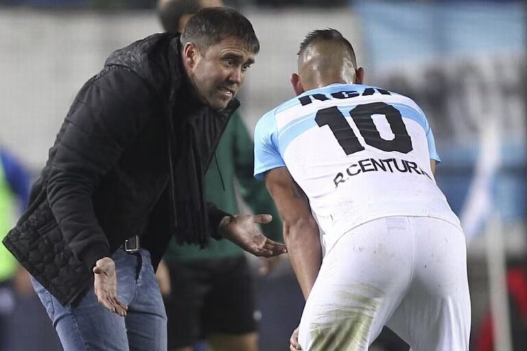 Ricardo Centurión durante un partido de fútbol