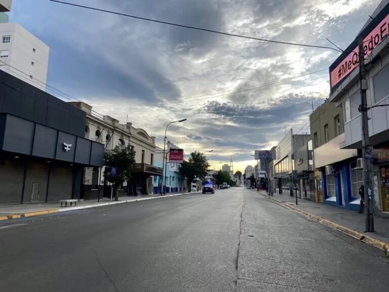 Colectivos en el centro de Comodoro Rivadavia