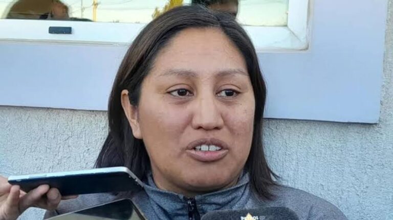Concentración frente a la Ciudad Judicial de Comodoro Rivadavia