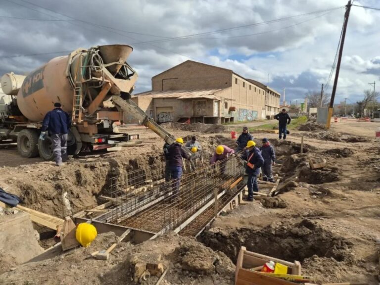 Corte de tránsito en calle Damas Patricias por obra del Conector Vial en General Roca