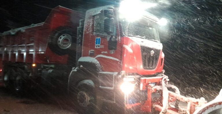 Ruta Nacional 40 cubierta de nieve en Chubut