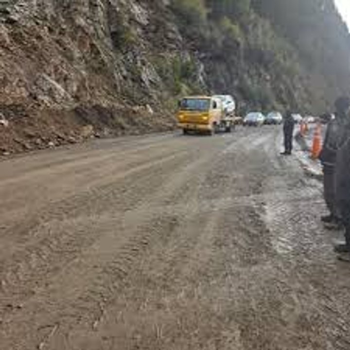 Ruta Nacional 40 en la cordillera neuquina