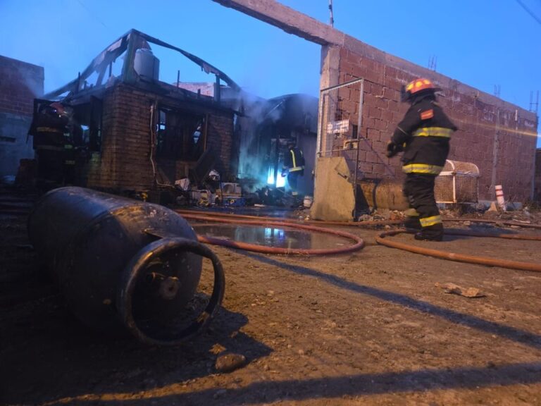 Vivienda incendiada en el barrio Laprida de Comodoro Rivadavia
