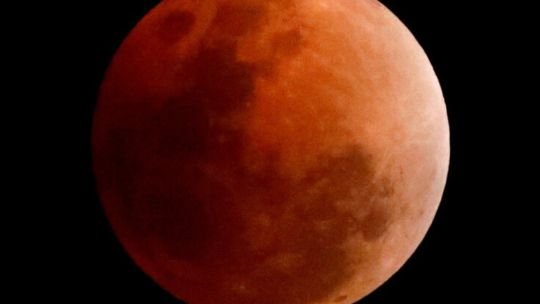 Eclipse parcial de Luna visible desde Argentina el 27 de agosto de 2026