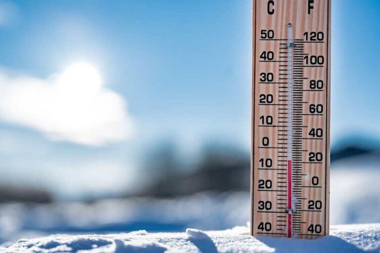Termómetro marcando baja temperatura en Esquel
