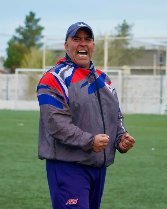 Fernando Sicard durante su etapa como entrenador de USMA
