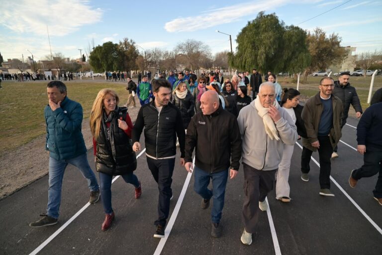 El gobernador Ignacio Torres durante la presentación de obras del Plan Galina en Chubut