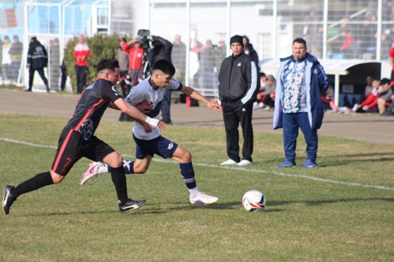 Partido de fútbol en Comodoro Rivadavia con nuevas reglas