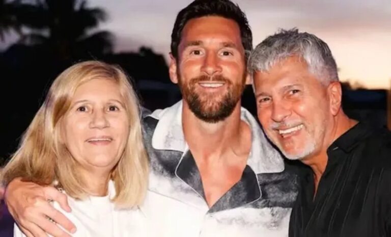 Lionel Messi con la camiseta de la Selección argentina