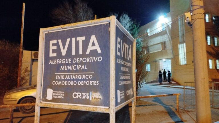 Familias alojadas en el Albergue Evita de Comodoro Rivadavia