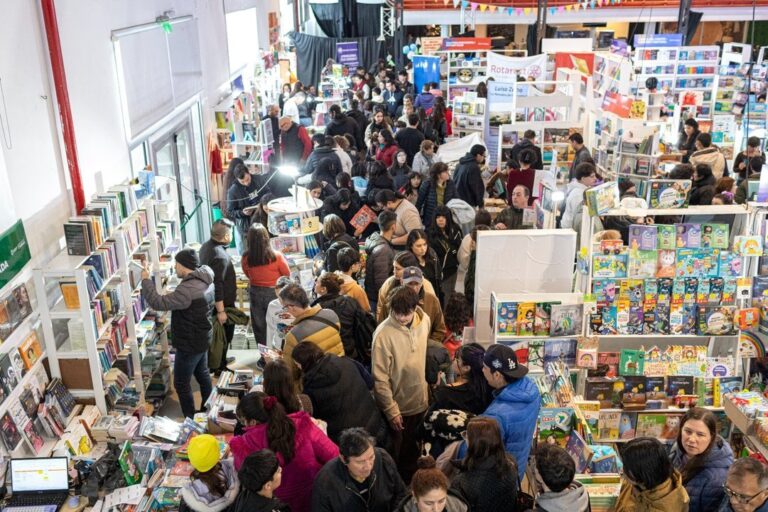 Stand de la Feria del Libro de Comodoro Rivadavia