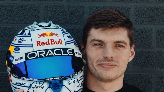 Max Verstappen en un kart durante el evento Max vs 100