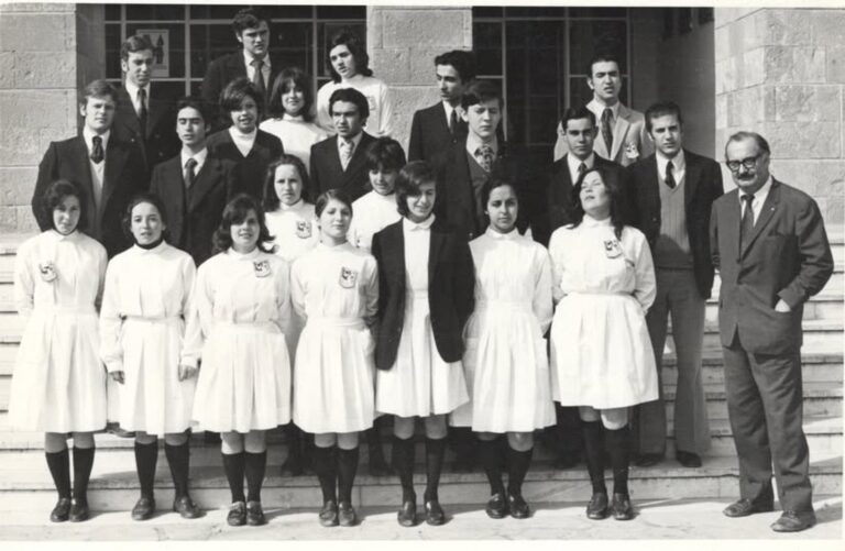 Fotografía antigua de la Escuela Provincial N.° 766 Perito Moreno