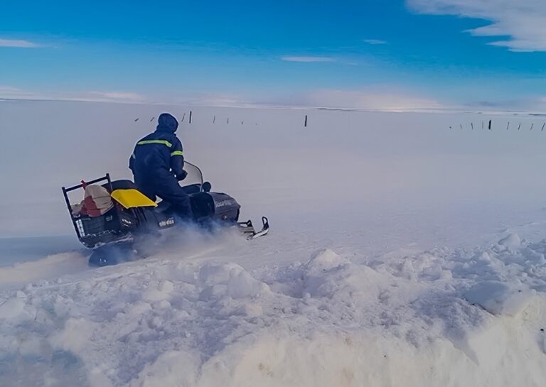 Moto de nieve utilizada en el rescate en la Estancia Cerro Pampa