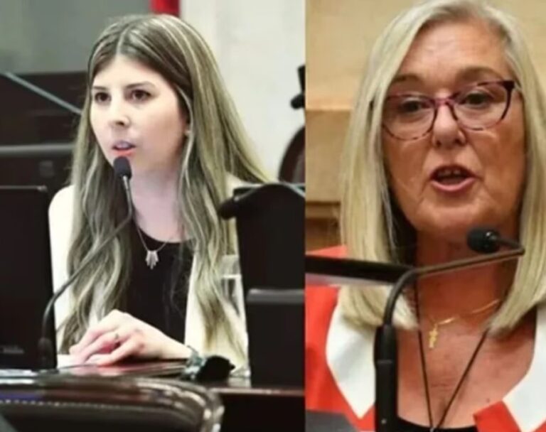 Senadoras Edith Terenzi y Andrea Cristina en reunión de Senado