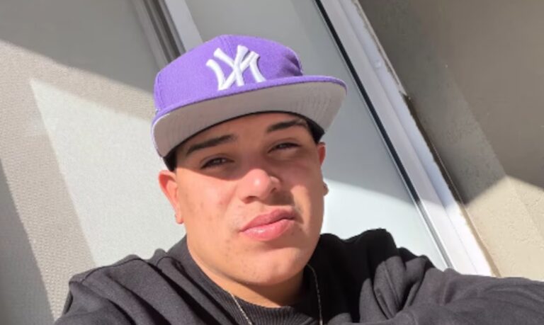 Thiago Medina selfie frente al espejo en Instagram