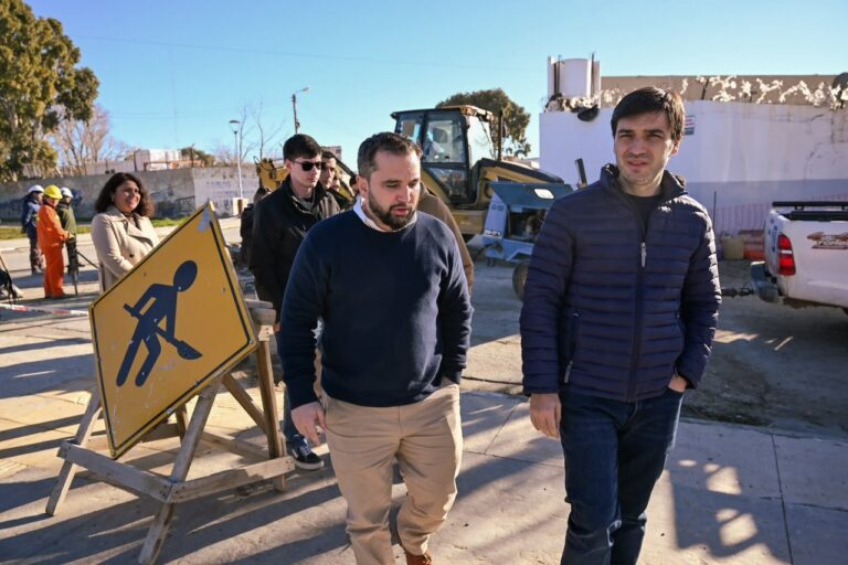 Ignacio Torres recorriendo las obras del Conducto Pluvial en Comodoro Rivadavia