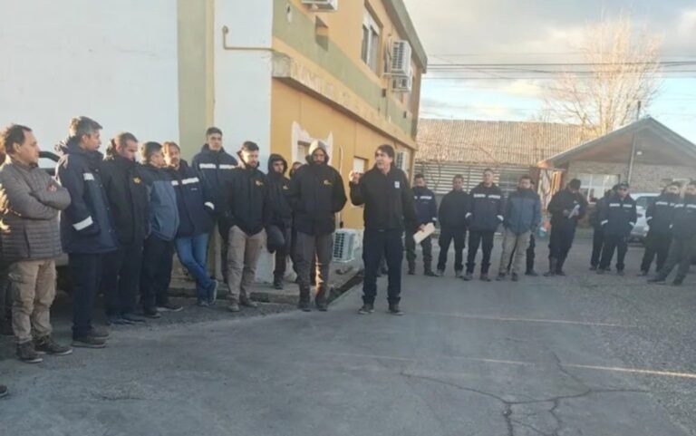 Trabajadores de Vialidad Provincial de Neuquén en asamblea