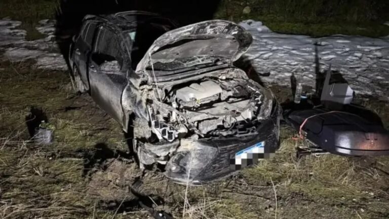 Vuelco de un Toyota Yaris en la Ruta 40