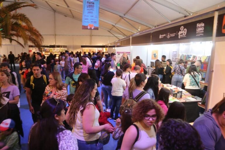 Imagen referencial de la Feria del Libro de Neuquén