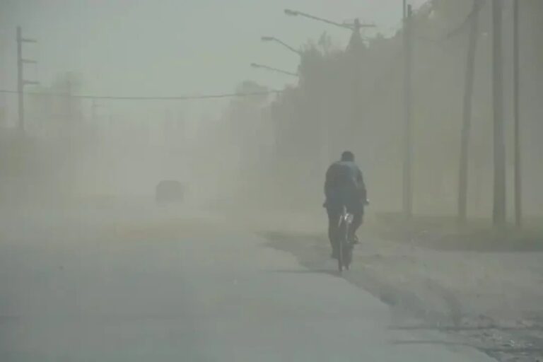 Viento fuerte en la estepa patagónica de Chubut