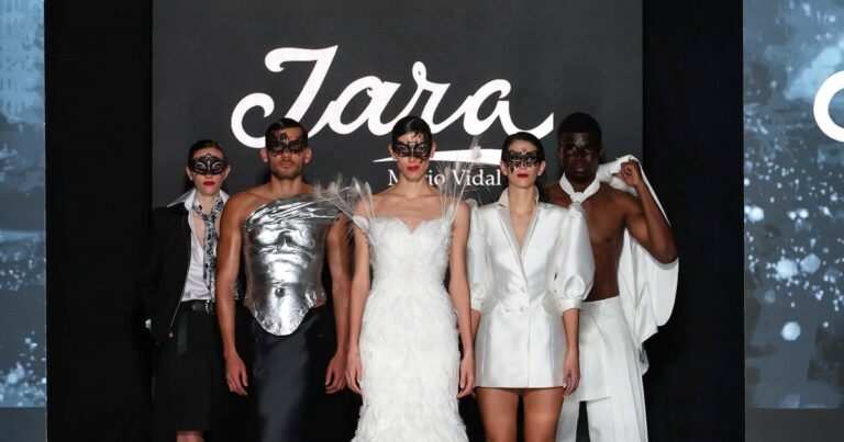 Pasarela de Argentina Fashion Week con diseños de la colección Oficios de Francisco Ayala
