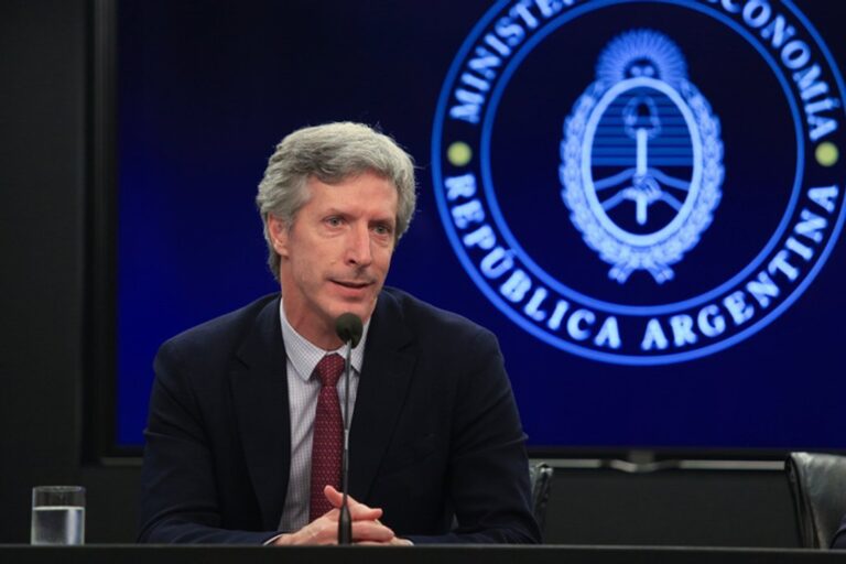 Santiago Bausili, presidente del Banco Central, durante su exposición ante el Senado