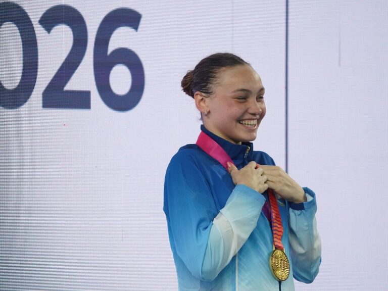 Cecilia Dieleke, nadadora argentina de 16 años, durante una competencia en los Juegos Suramericanos Santa Fe 2026