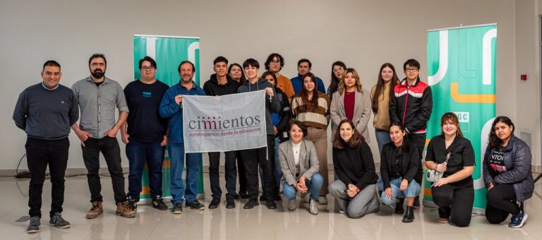 Jóvenes universitarios de Santa Cruz en el marco del programa de becas de CGC y Fundación Cimientos